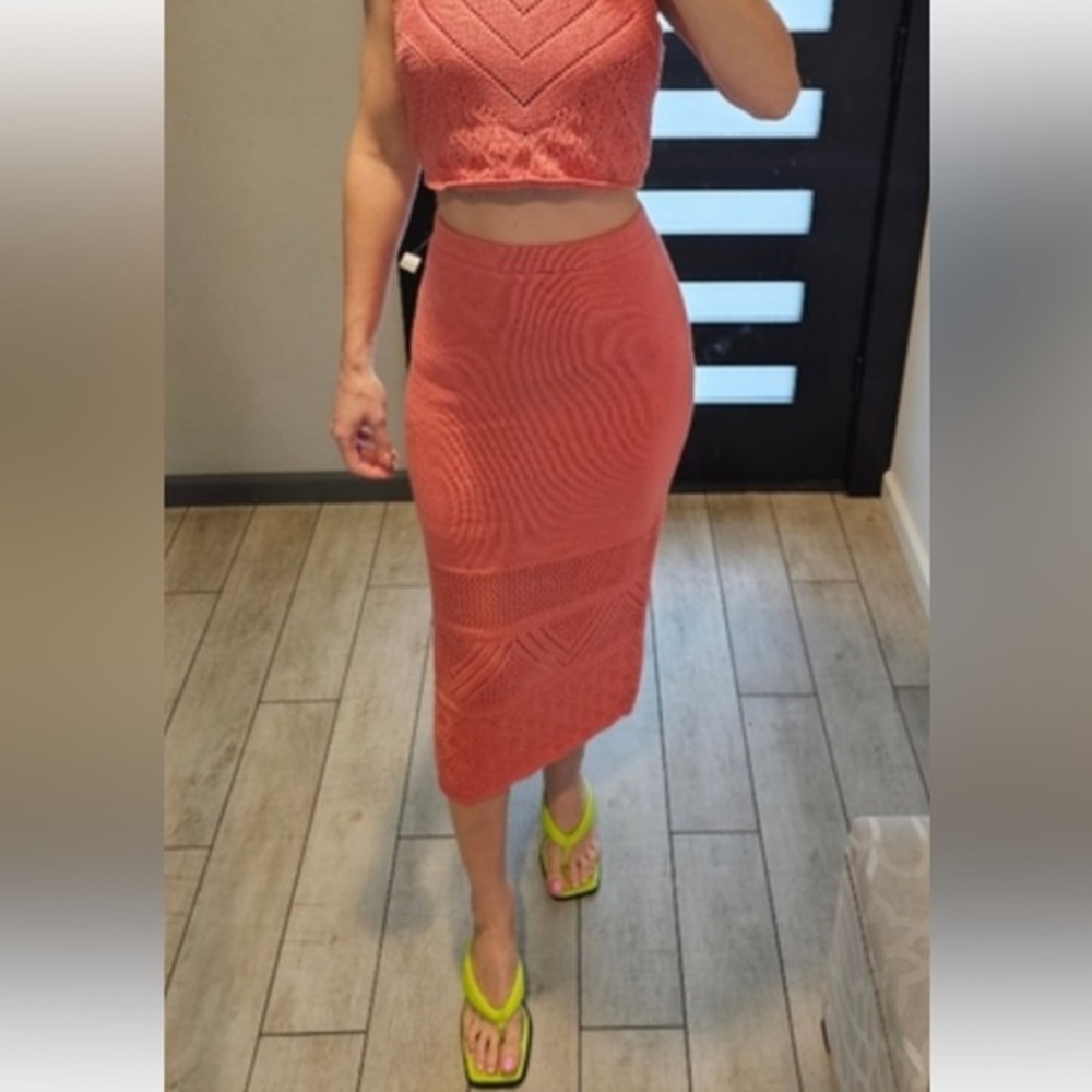 House of Harlow 1960 Pink Midi crochet pull on Pencil Skirt